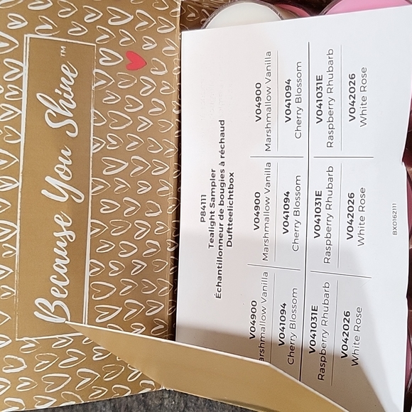 Partylite Tealight Holder and 12 pack Sampler of Tealights - Picture 2 of 4